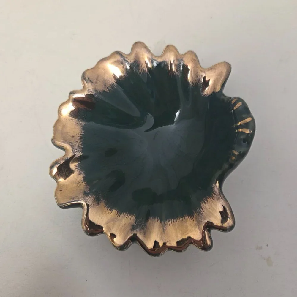 Vintage Unbranded Dark Green Gold Scalloped Edge Footed Trinket Soap Dish